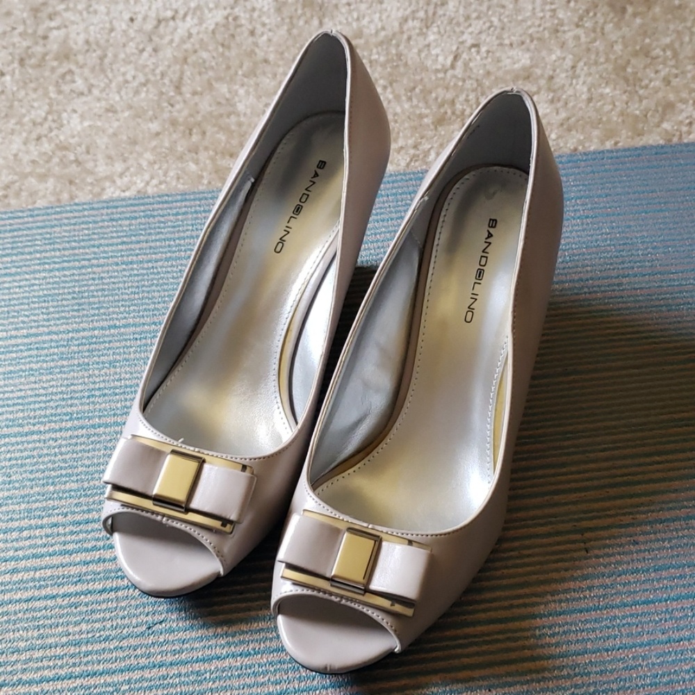 Bandolino Peep Toe Wedges Grey with Silver Accent